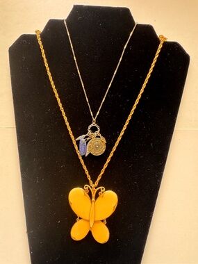 Gold Tone Necklace Set 2 pcs Layered Butterfly Pendant Charm Fashion Jewelry